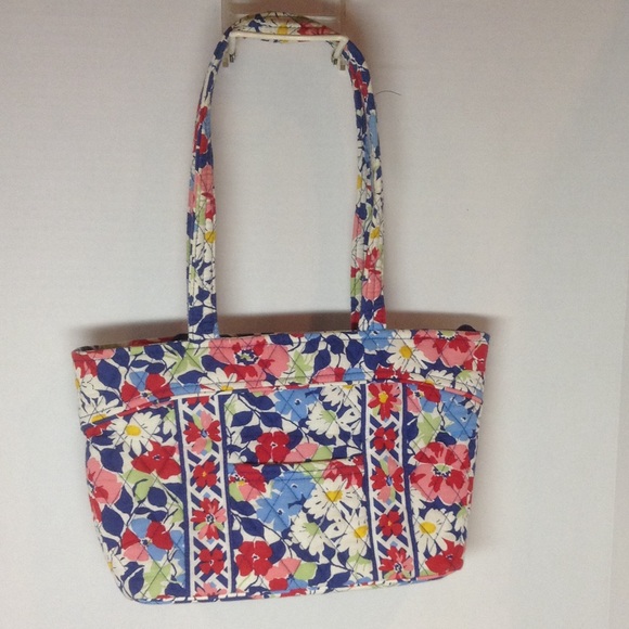 Vera Bradley Handbags - Vera Bradley "Summer Cottage "